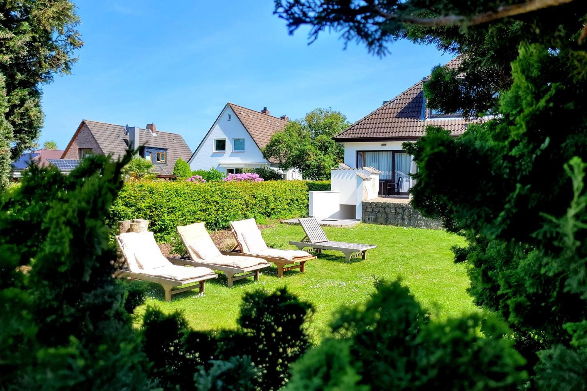 Strandnahe & Hochwertige Ferienunterkunft, Mit Gartenzugang, Parkplatz Und Fahrradunterstellplatz Scharbeutz Kültér fotó