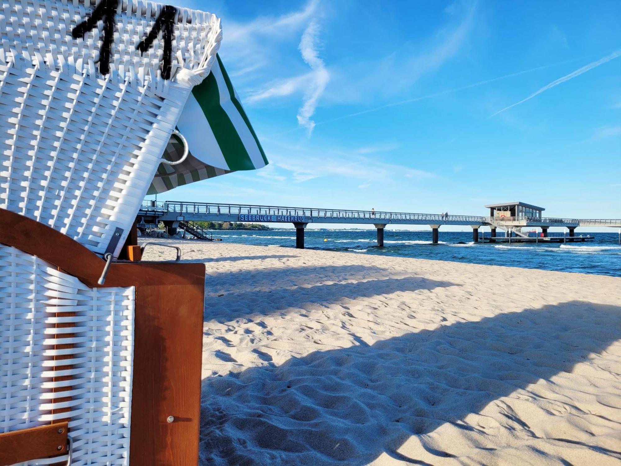 Strandnahe & Hochwertige Ferienunterkunft, Mit Gartenzugang, Parkplatz Und Fahrradunterstellplatz Scharbeutz Kültér fotó